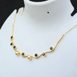 Collar llamativo de ónix negro y perlas chapado en oro de 18k, regalo de joyería moderna con piedras preciosas para ella - Product Image 2