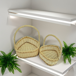 Cesta de Mimbre Blanca en Forma de Corazón con Detalles Marrones - Ecológica y Multiusos - Product Image 2