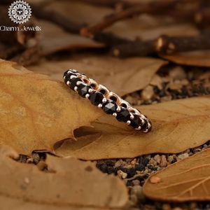 Anillo de compromiso y eternidad de plata chapada en oro rosa con moissanita, engaste de púas, diseño geométrico clásico para mujer, IGI - Product Image 1