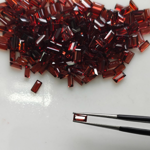 โกเมนสีแดงธรรมชาติ 5x2.5 มม. ทรงบาแกตต์ คุณภาพดีที่สุด พลอยหลวมสำหรับทำเครื่องประดับ - Product Image 1