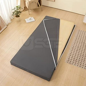 Protector de Colchón Impermeable de Alta Calidad con Tela de Poliéster Resistente, Cierre Seguro, Lavable a Máquina y para Uso en Todas las Estaciones - Product Image 2