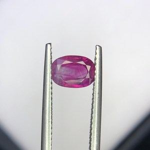 Saphir naturel du Cachemire ovale rose violacé, pierre précieuse rare certifiée, pierre brute de haute qualité, bijou de luxe - Product Image 2