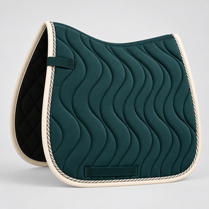Échantillon Gratuit Tapis de Selle d'Équitation pour Dressage avec Bordure Assortie, Couleur Personnalisée, Logo, Finition Pailletée, Taille Personnalisée OEM/ODM - Product Image 1