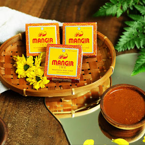 Exfoliante Corporal Tradicional Javanés JMK con Flores Secas, Cúrcuma y Vetiver, Aroma Natural para una Piel Saludable y Radiante - Product Image 1