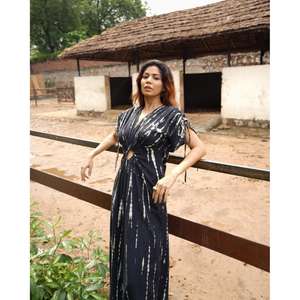 Vestido Maxi Negro con Estampado Tie Dye para Mujer, con Abertura Frontal y Nudo, Estilo Casual y Elegante - Product Image 2