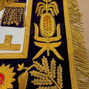 Delantales Ceremoniales de Cuero Bordados a Mano de la Francmasonería, Ajustables, con Pin de Seguridad, de Alta Calidad, Lavables, Diseño Exclusivo Premium - Product Image 2