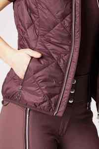 Chaleco Acolchado Color Borgoña para Mujer, Sin Mangas, Cierre Frontal con Cremallera, Bolsillos Laterales, Material de Poliéster y Algodón, Logotipo Personalizado, Modelo VI-HRJ-0021 - Product Image 6