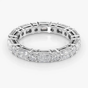 Bracelet tennis pour femme en or blanc avec diamants taille émeraude, sertissage en chaîne, bijoux de mariage classiques - Product Image 1