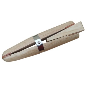 Pince à anneaux en bois avec outils de bijouterie à forme de coin - Product Image 1