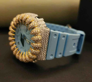 Reloj de Lujo con Moissanita, Analógico y Digital, con Alarma, Caja Redonda en Tono Dorado, Correa de Goma con Hebilla, Unisex, Estilo Urbano - Product Image 2