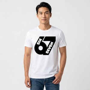 เสื้อยืดแขนสั้นสีขาวสำหรับผู้ชายซิกซ์เซเว่นพร้อมโลโก้ 67 สีดำพิมพ์ลายด้านหน้าลำลองคอกลมผ้าฝ้ายทรงพอดีตัว - Product Image 5