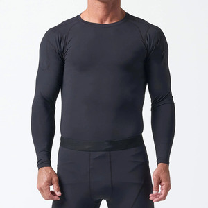 T-shirt de compression athlétique pour homme à séchage rapide avec logo personnalisé, haut de performance anti-humidité pour la gym, l'entraînement et les sports de plein air - Product Image 6