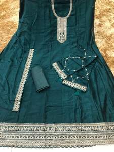 Salwar Kameez ethnique pour femmes en soie georgette avec broderies, ensemble salwar Anarkali Kurta et pantalon avec dupatta - Product Image 3