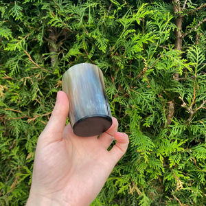Verre à shot artisanal en corne écologique 50 ml - Product Image 1
