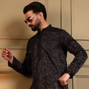 Kurta Tradicional de Seda Negra para Hombre con Lentejuelas y Bordados, Conjunto de Túnica y Pijama para Fiesta, Venta al por Mayor, Estilo Indio-Pakistaní - Product Image 1