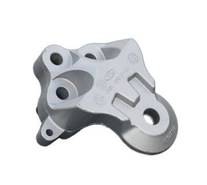 Componente de aluminio fundido a presión con superficie arenada - Product Image 1