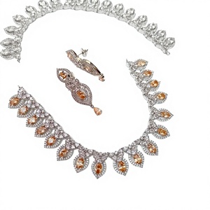 Conjunto de Aretes y Collar de Cristal Amarillo y Diamantes de Imitación, Estilo Clásico, Plateado, Joyería Nupcial para Boda - Product Image 2