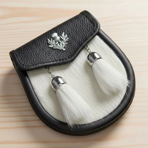 Portefeuille écossais en cuir pour enfants et jeunes, accessoire le plus vendu pour kilt et tenue des Highlands - Product Image 2