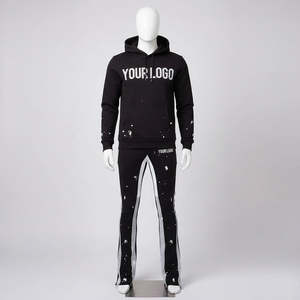 Ensemble de survêtement streetwear écoresponsable personnalisé : pantalon évasé, sweat à capuche unisexe vierge et jogger empilé pour homme - Product Image 2