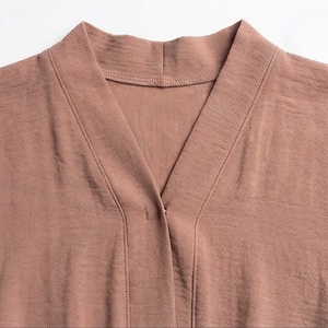 2025 OEM Kimono Abaya pour femmes musulmanes, en tissu polyester épais, doux et très extensible, col en V, manches longues, pour fêtes, Ramadan, mariages - Product Image 4