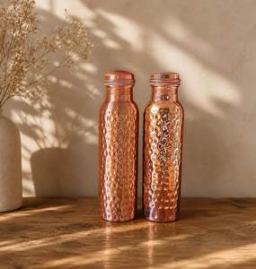 ขวดน้ำทองแดงแบบพกพา ดีไซน์ทันสมัย ผิวสัมผัสแบบตอกลาย - Product Image 4