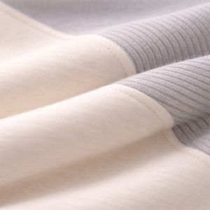 เสื้อสเวตเชิ้ตคอกลมแขนยาวทรงแร็กแลนสำหรับผู้ชาย - ผ้าฝ้าย 100% คุณภาพสูง สวมใส่สบาย ทรงปกติ กันน้ำและระบายอากาศได้ดี - Product Image 6