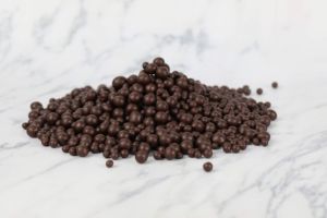 Vente en gros de chocolat noir composé halal, billes croustillantes au cacao, 1 kg, pour la décoration de gâteaux et confiseries, fabricant halal OEM/ODM - Product Image 3