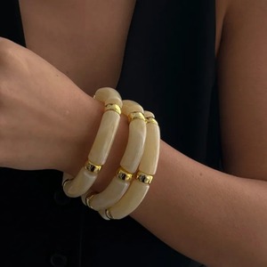 กำไลข้อมือเรซิ่นศิลปะรูปทรงไม่สม่ำเสมอ งานฝีมือทำมือสำหรับสะสมงานศิลปะ - Product Image 3