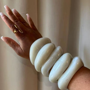 Pulseras Modernas de Estilo Bohemio, Geométricas Grandes, Hechas a Mano, de Resina Acrílica Lisa, Anchas y Redondas, para Mujeres y Hombres - Product Image 1