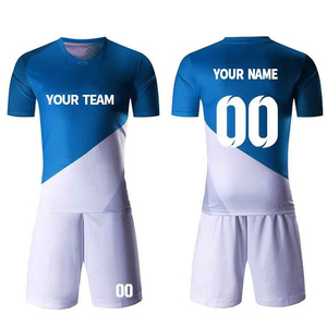 Ensemble de maillot et short de football personnalisé, léger, respirant, à séchage rapide, pour équipes scolaires et clubs, idéal pour les matchs. - Product Image 5