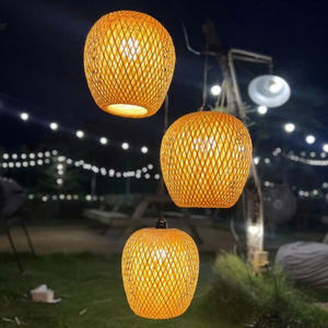 Luminaire suspendu rond en rotin artisanal de luxe, écologique, diamètre 300 mm, épaisseur 10 mm - Product Image 1