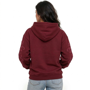 Sweat à capuche imprimé pour femme, conçu avec des détails graphiques dimensionnels et un tissu doux pour un port confortable au quotidien et pour un style de vie actif. - Product Image 3