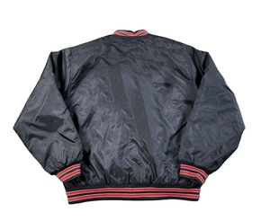 เสื้อแจ็คเก็ตวาร์ซิตี้ผ้าซาตินปักโลโก้โรงเรียนตามสั่ง ไซส์ใหญ่ ระบายอากาศได้ดี เสื้อแจ็คเก็ตเบสบอลผ้าไหมสำหรับฤดูหนาว สไตล์ใหม่ ปักลาย - Product Image 2