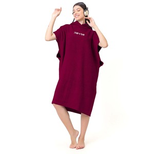 Peignoir de plage en coton éponge 100% au design élégant, super absorbant, avec logo brodé personnalisé, prix d'usine - Product Image 2