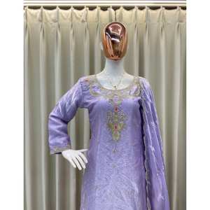 Hermoso conjunto de salwar kameez de poliéster con top, pantalón y dupatta para fiestas - Product Image 1