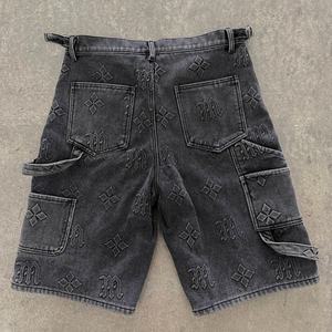 Shorts cargo en denim foncé pour homme, taille mi-haute, motif M en relief, style streetwear, tissu tricoté polyester/coton pour l'hiver - Product Image 2