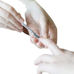 Pousse-cuticules professionnel pour le retrait du vernis à ongles et le nettoyage des ongles, avec pointe affûtée pour le gel et le décapage du vernis. - Product Image 6