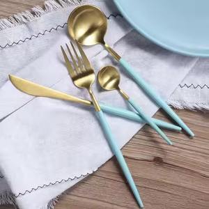 Juego de Cubiertos de Metal Modernos para Comedor, Cuchara y Tenedor, Diseño Duo para una Presentación de Alimentos Fluida - Product Image 1