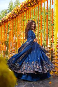 Nouveaux Designs Robe Midi Élégante en Fausse Soie Georgette Lourde à Impression Numérique, Salwar Kameez Pakistanais pour Soirées d'Hiver/d'Été Fantaisie - Product Image 3