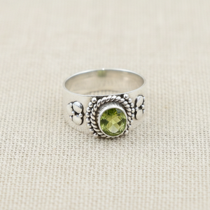 Anillo de Plata de Ley 925 con Piedra Preciosa de Peridoto, Bisel Ovalado con Borde de Cuerda Vintage, Joyería Clásica para Mujer, Chapado en Oro Rosa y Oro Amarillo - Product Image 5