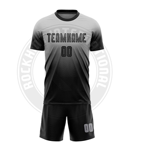 Tenue de football pour équipe, maillot et short en polyester durable, tissu à séchage rapide pour clubs et académies - Product Image 1
