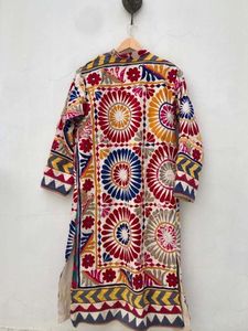 Blouson long en coton floral à col montant tricoté pour femme, style bohème, ouvert sur le devant, pour l'été, provenant du Rajasthan - Product Image 3