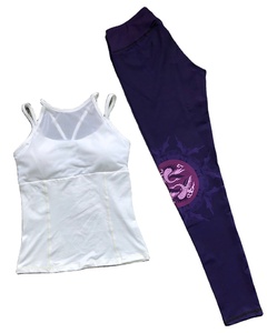 Traje de yoga a la moda para correr, Conjunto de sujetador corto y cruzado para mujer, conjunto deportivo de ocio para mujer, conjunto con estampado de sublimación de corbata de alta calidad - Product Image 1