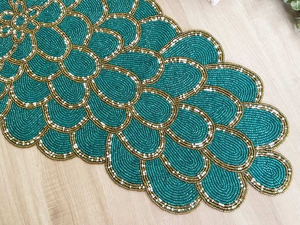 Camino de Mesa con Cuentas de Diseño Antiguo Personalizado para Decoración de Mesa en Hogar y Jardín en Colores de Moda Hecho de Algodón para Navidad - Product Image 2