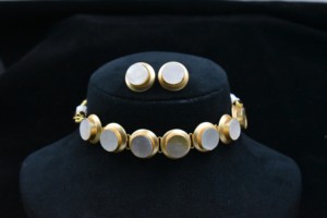 Collar de latón chapado en oro con incrustaciones de nácar y aretes a juego, collares ajustables, joyería para mujer. - Product Image 6
