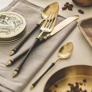 Juego de Cubiertos de Metal de Lujo para Cocina, Cuchara y Tenedor, Diseño Duo para una Experiencia Gastronómica Sofisticada - Product Image 2