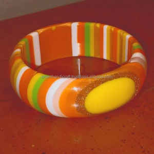 Gemelos hechos a mano personalizados altamente pulidos, brazalete de resina de moda de estilo Vintage para mujeres de la India - Product Image 1