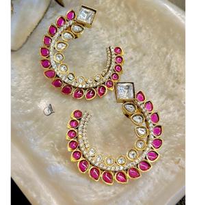 Elegantes Pendientes de Moissanita y Circonita Cúbica Chapados en Oro de la Mejor Calidad para Mujeres y Niñas, Colección para Fiestas y Eventos Nocturnos - Product Image 1