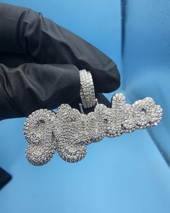 จี้เพชรโมอิสซาไนต์แบบกำหนดเอง ตัวอักษรชื่อย่อ ฮิปฮอป เครื่องประดับเงินแท้ 925 ประดับเพชร VVS สำหรับเป็นของขวัญ - Product Image 1