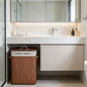 Cesto per Bucato Pieghevole in Bambù Marrone con Design in Vimini per Comoda Organizzazione Domestica - Product Image 1